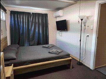 Short Term Queen Bed A/C Free Wi Fi, Incl Power, Fully Furnished