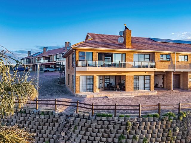 Short term rental AVAILABLE IN HARTENBOS