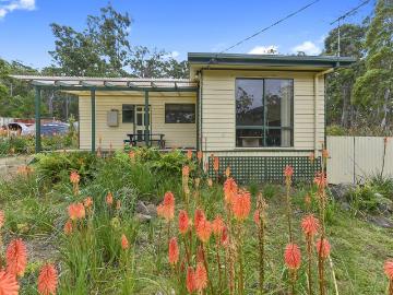 Short term rental fully furnished 3 bedroom home