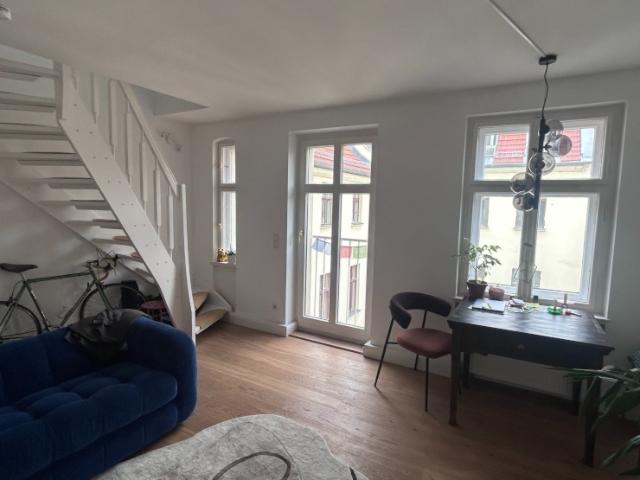 Short term 2 room apartment in Auguststraße