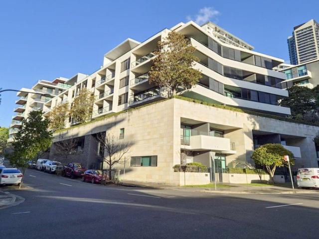 Short walk to Rhodes Central shopping centre and train station