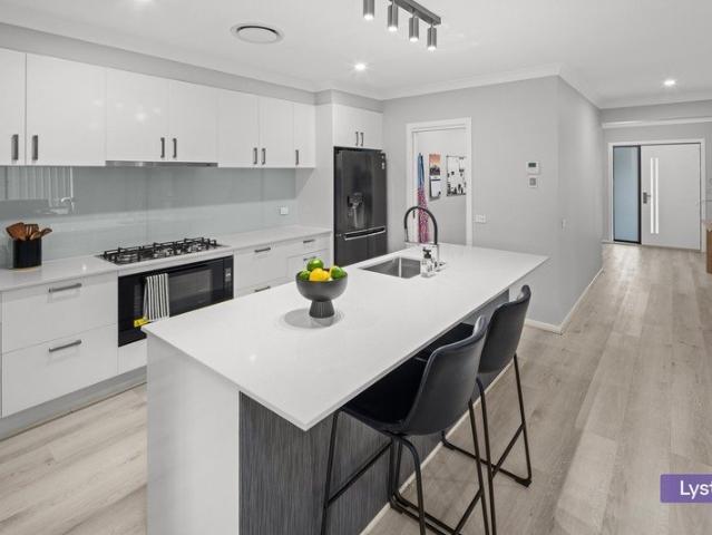 Short walk to schools, shops and local parks, situated in a quiet street in central Googong!