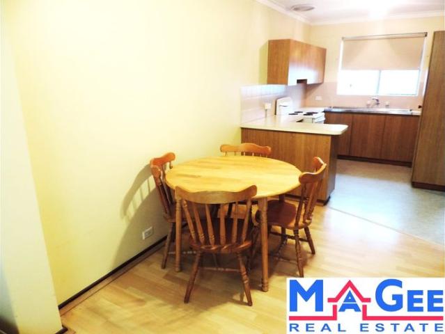 SHORT DRIVE TO AIRPORT * PRIVATE PARKING + GUEST PARKING * ACROSS FROM SHOPPING CENTRE