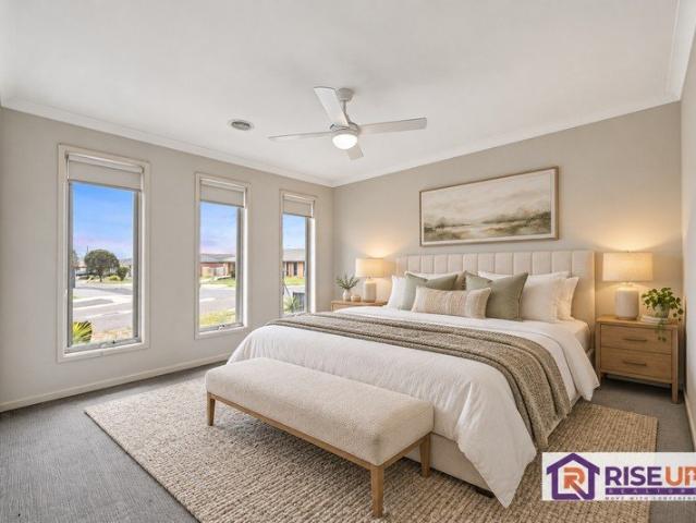 SHORT DRIVE TO SCHOOLS, SHOPPING CENTRES & MELTON TRAIN STATION