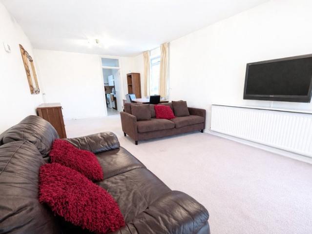 Short & Flexi Stay 2 Bed Flat – Students Welcome