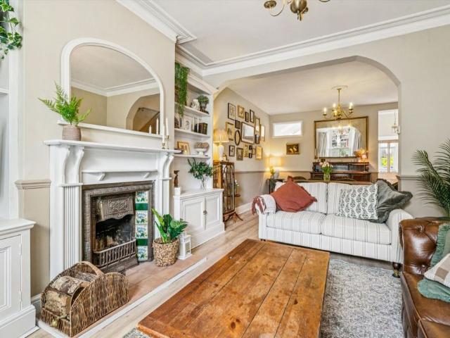 SHORT LET A stylish, Edwardian family home, located in a sought after residential area