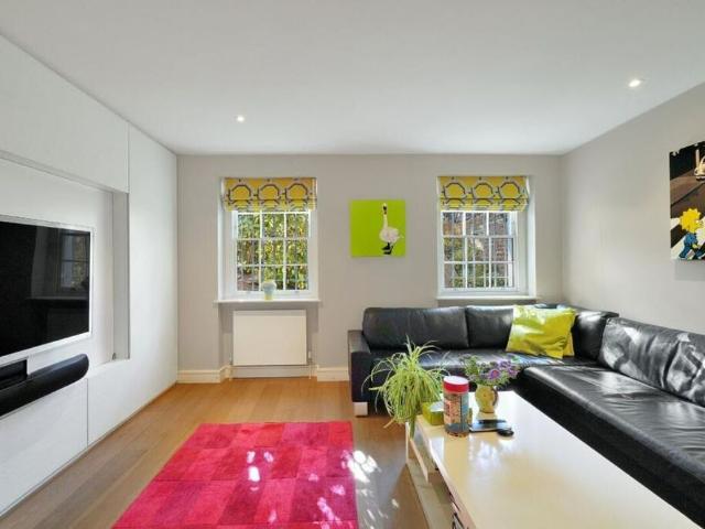 SHORT LET* An exceptional six bedroom family home, offering elegant living and entertaining space in St John's Wood