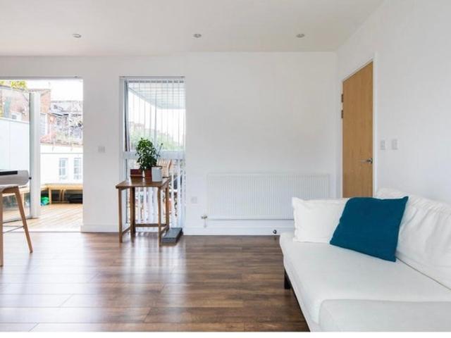 Short let Modern bright 2 bed London fields