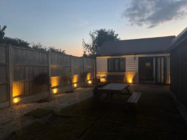 Short Let Stunning 1 Bedroom Flat in CB1