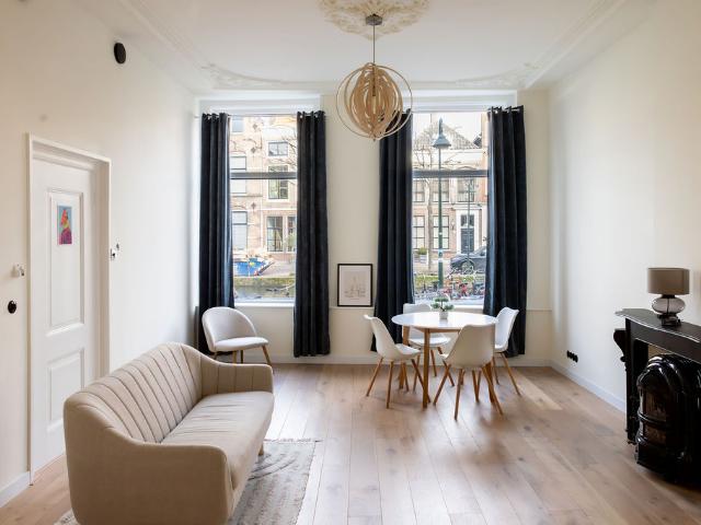 SHORT STAY CANAL APARTMENT IN HISTORIC DELFT