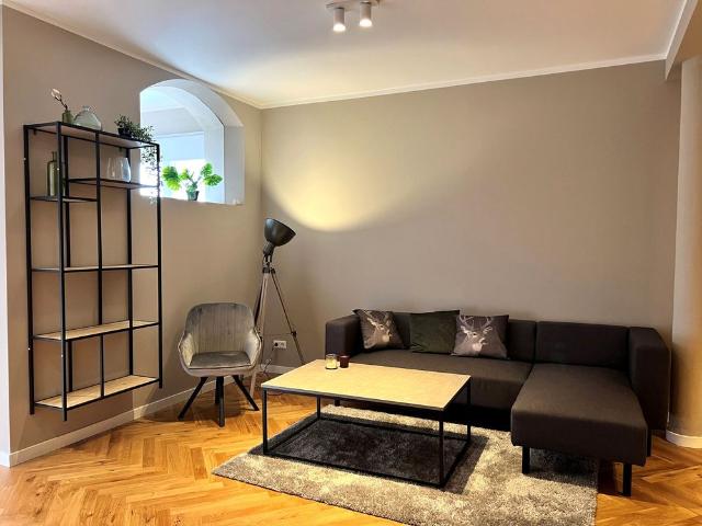SHORT STAY GEMEUBILEERD APPARTEMENT VOOR MAXIMAAL 2 PERSONEN VOOR MINIMAAL 3 EN MAXIMAAL 6 MAANDEN!