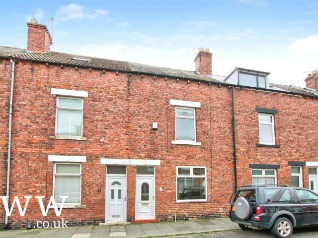 Short Street, Bishop Auckland, County. 2 bed terraced house to rent £625 pcm £144 pw