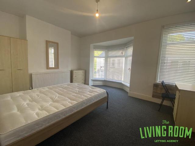 Short Street, Mount Pleasant, Swansea 4 bed house to rent £1,500 pcm £346 pw