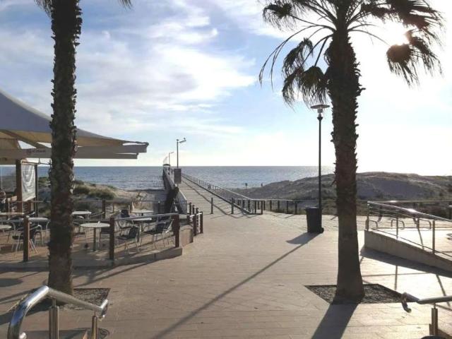 SHORT STROLL TO GRANGE BEACH!