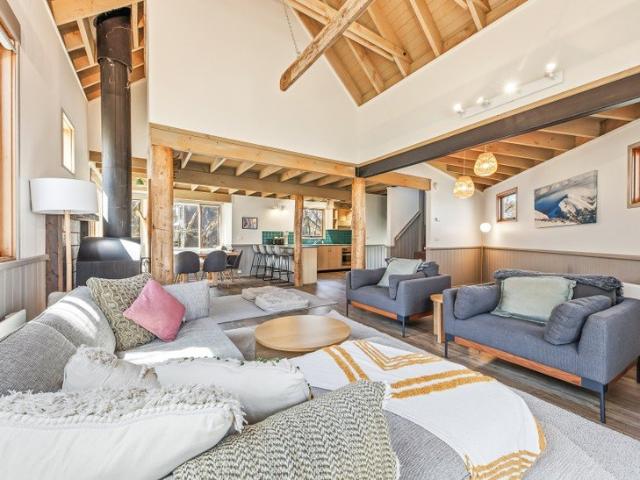 Shortcut: A Timeless Alpine Retreat with Original Character and Modern Comfort