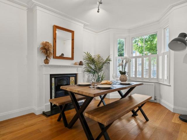 Shortlands Road Kingston upon Thames KT2 3 bed semi detached house to rent £5,750 pcm £1,327 pw