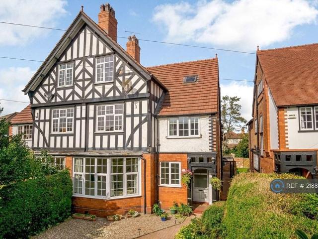 Shavington Avenue, Chester, CH2 6 bed semi detached house to rent £2,400 pcm £554 pw