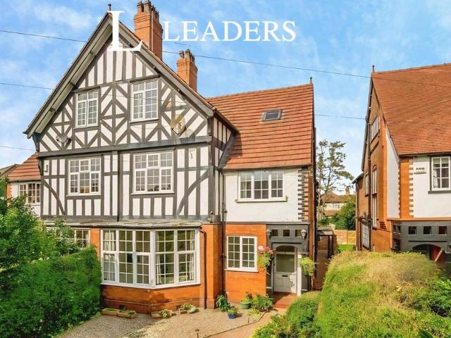 Shavington Avenue, Chester, Cheshire. 6 bed semi detached house to rent £2,400 pcm £554 pw