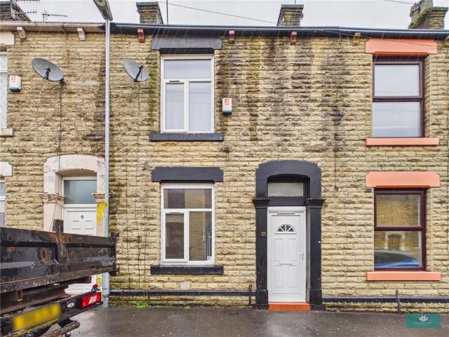 Shaw OL2 2 bed terraced house to rent £995 pcm £230 pw