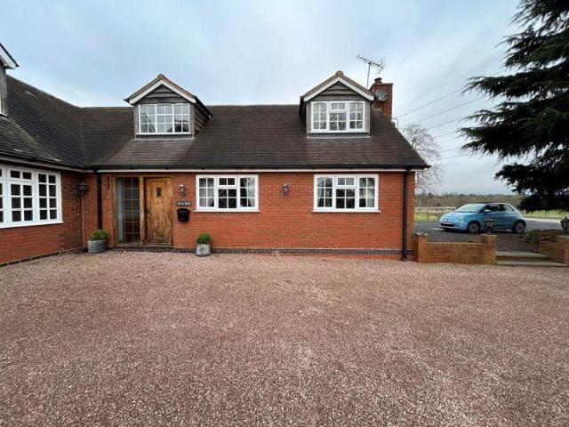 Shaw Lane, Stoke Prior, Bromsgrove 2 bed semi detached house to rent £1,395 pcm £322 pw