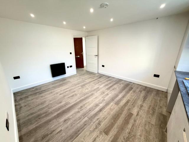 Shaw Street, Alfreton DE55, 2 bed flat to rent, £700 pcm | PrimeLocation