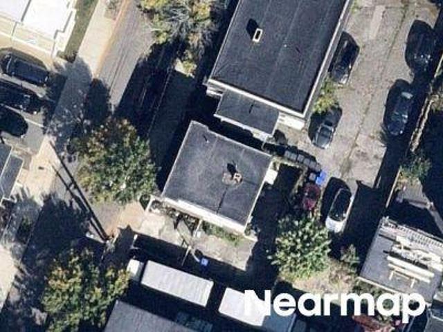 Shawmut St
