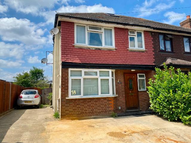 Shackleford Road, Woking GU22, 1 bed flat to rent, £1,250 pcm | PrimeLocation