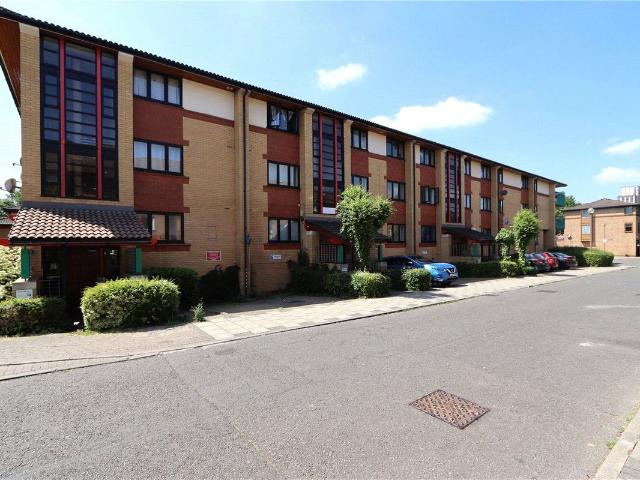 Shackleton Place, Oldbrook, Milton Keynes, Buckinghamshire MK6, 2 bed flat to rent, £1,350 pcm | PrimeLocation
