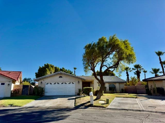 Shadowcrest Ln