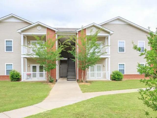 Shadowood Park 2 Bedroom Apartment for Rent at 2600 Old Amy Rd, Laurel, MS 39440
