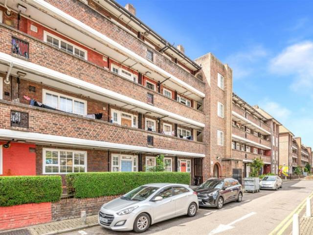 Shadwell Gardens, London, E1, 2 bedroom, Flat