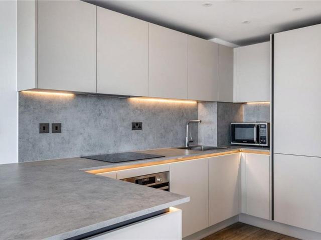 Shadwell Street, Birmingham B4 2 bed flat to rent £1,700 pcm £392 pw