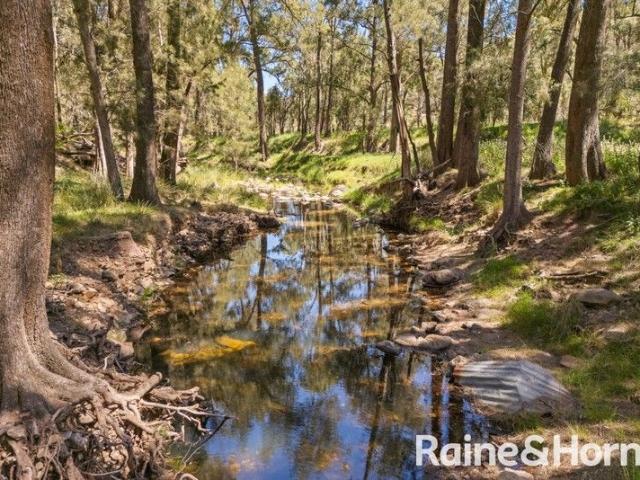 Shady Creek Serene Rural Retreat with Picturesque Creek Views