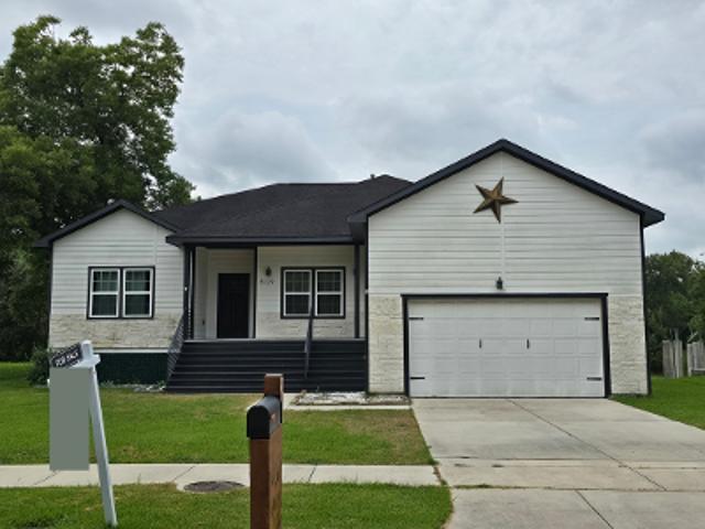 Shady Oaks Ln