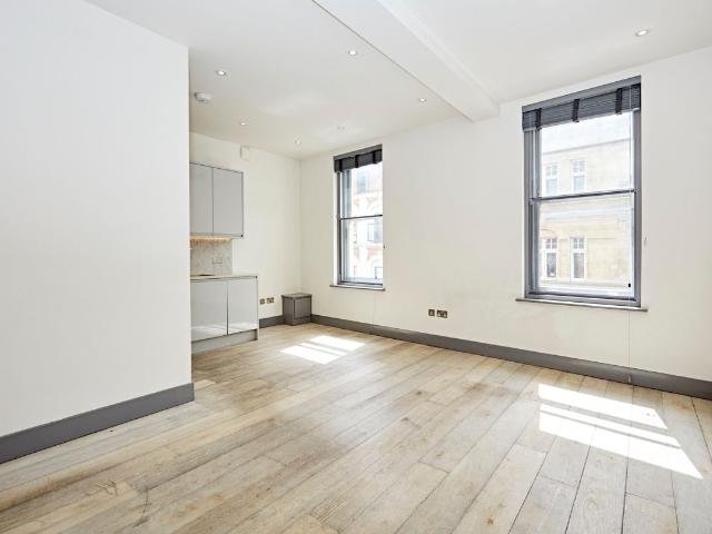 Shaftesbury Avenue, Chinatown W1D, Studio to rent, £2,600 pcm | PrimeLocation