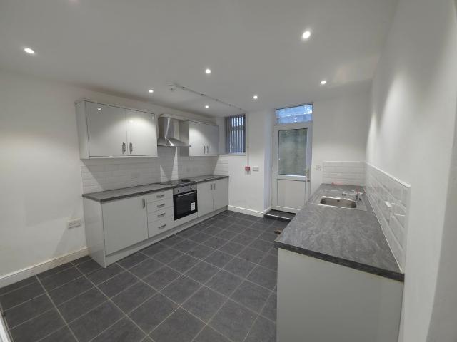 Shaftesbury Avenue, Bradford BD9, 1 bed flat to rent, £650 pcm | PrimeLocation