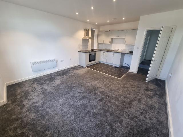 Shaftesbury Avenue, Bradford BD9, 2 bed flat to rent, £750 pcm | PrimeLocation