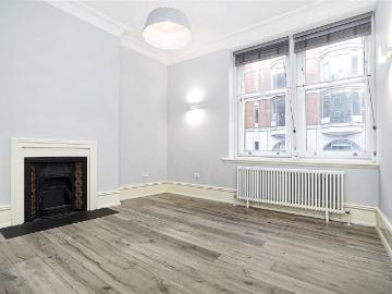 Shaftesbury Avenue, London, W1D 2 bed apartment to rent £3,553 pcm £820 pw