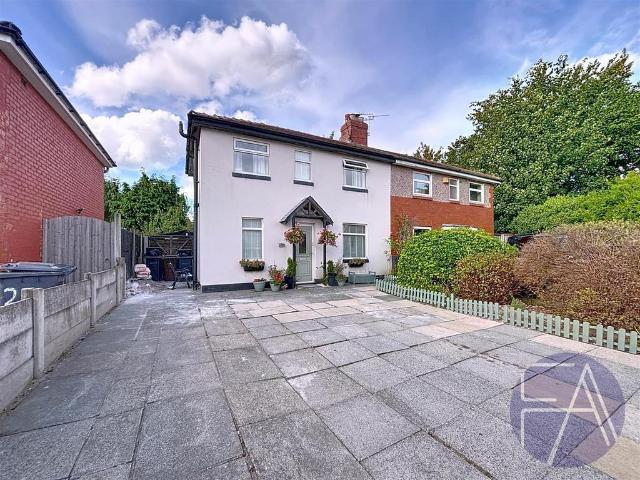 Shaftesbury Avenue, Southport PR8 2 bed cottage to rent £22,750 pcm £5,250 pw