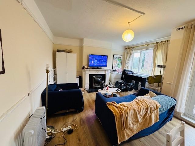 Shaftesbury Court, Shaftesbury. 3 bed apartment to rent £3,400 pcm £785 pw