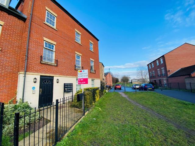 Shaftesbury Crescent, Derby DE23, 2 bed flat to rent, £900 pcm | PrimeLocation
