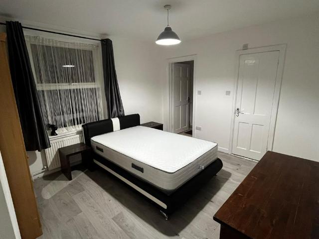 Shaftesbury Road, Carshalton SM5 1 bed in a house share to rent £1,150 pcm £265 pw