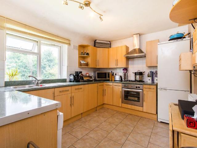 Shaftesbury Road, Sutton, Carshalton SM5, 1 bed flat to rent, £1,550 pcm | PrimeLocation