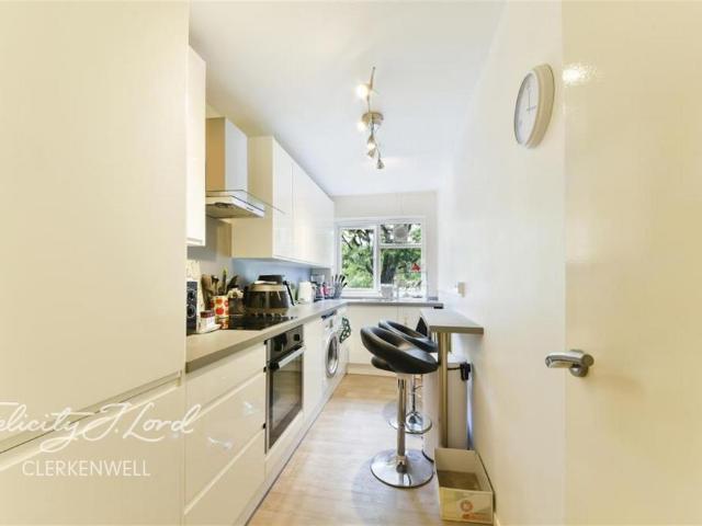 Shaftesbury St, Islington, N1 1 bed terraced house to rent £1,699 pcm £392 pw
