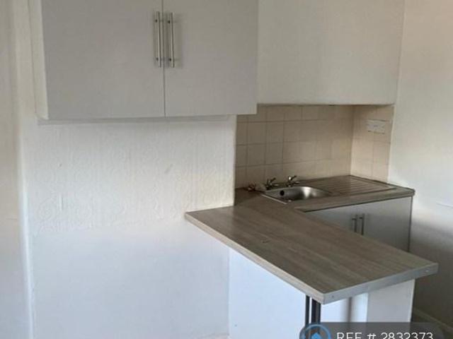 Shaftesbury Street, Stockton On Tees. Studio to rent £390 pcm £90 pw