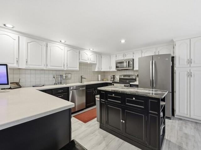 Shaker Rd Apt,westfield, Condo For Sale
