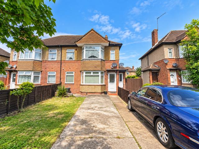 Shakespeare Avenue, Hayes UB4, 2 bed maisonette to rent, £1,650 pcm | PrimeLocation