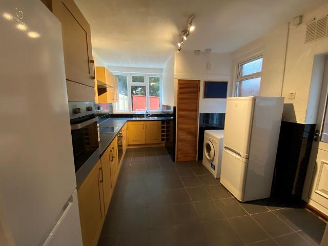 Shakespeare Avenue, Southampton, Hampshire SO17, 6 bed terraced house to rent, £2,400 pcm | PrimeLocation