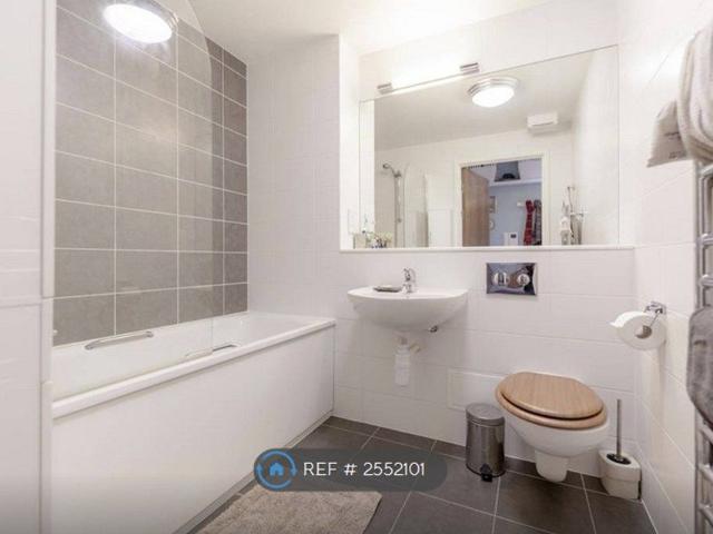 Shakespeare Court, London SW17, 2 bed flat to rent, £2,000 pcm | PrimeLocation