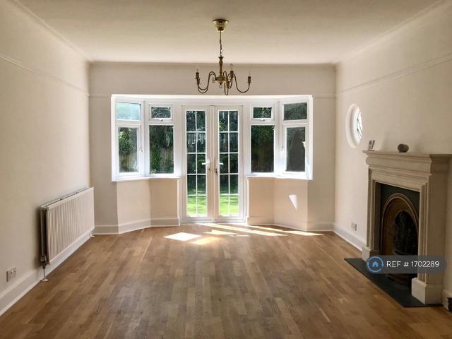 Shakespeare Gardens, London, N2 3 bed semi detached house to rent £3,950 pcm £912 pw